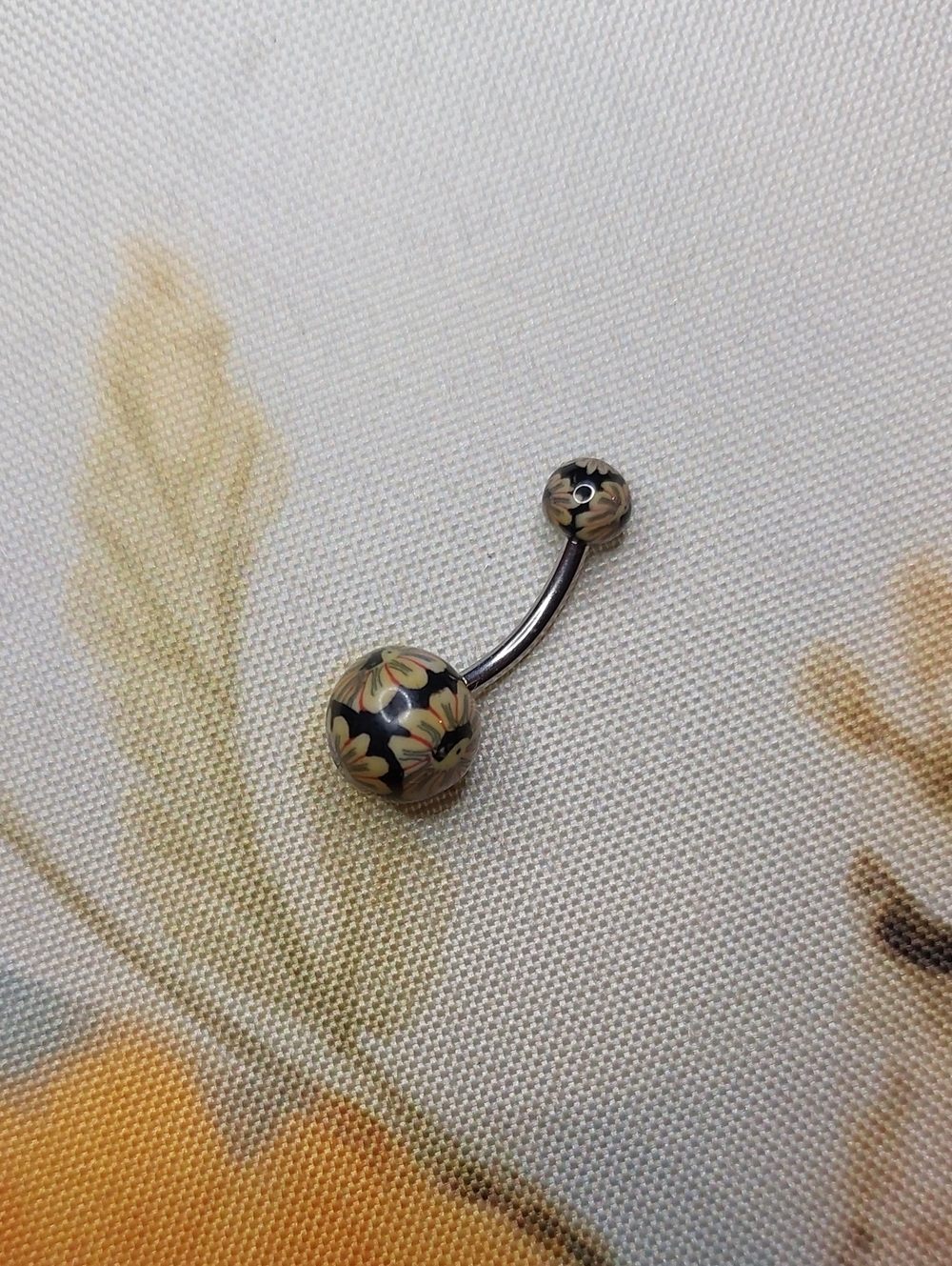 NWOT Belly Button Ring With Flowers And Ying Yangs